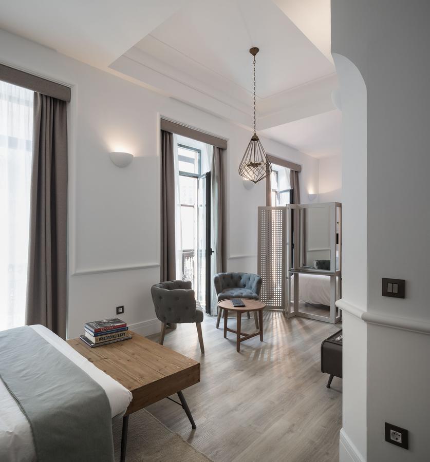 Puerta Catedral Holiday Suites Севілья Екстер'єр фото