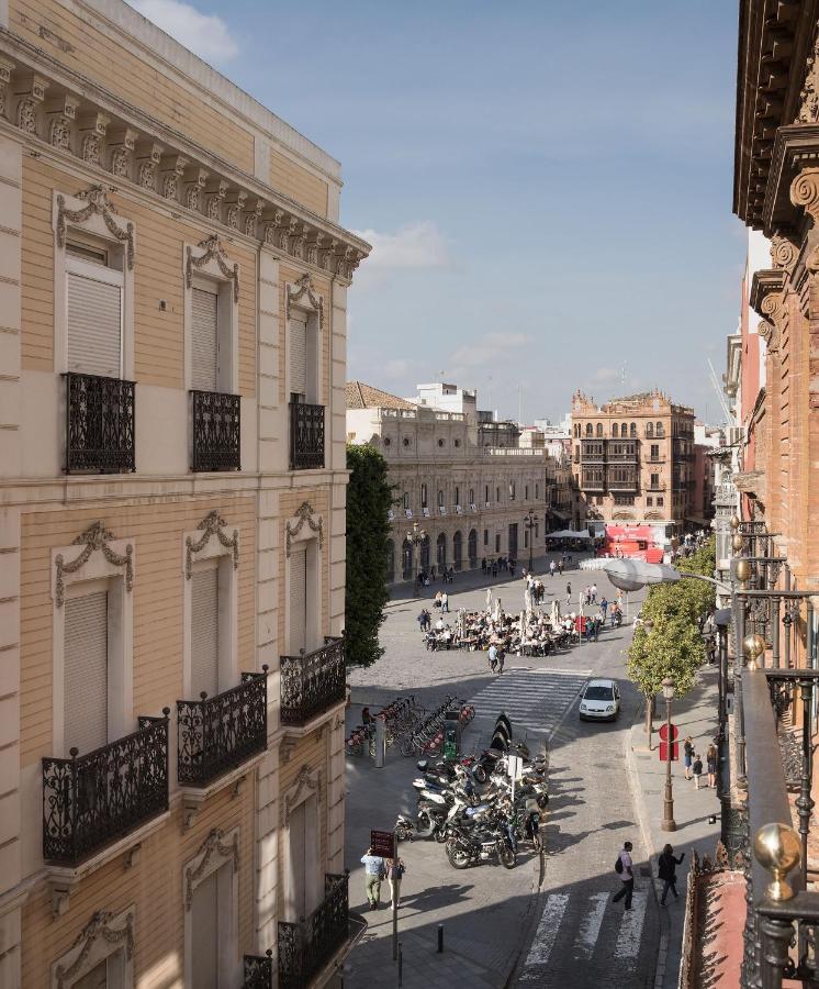 Puerta Catedral Holiday Suites Севілья Екстер'єр фото