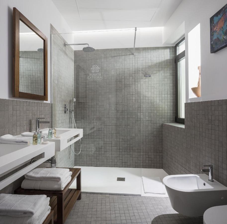 Puerta Catedral Holiday Suites Севілья Екстер'єр фото