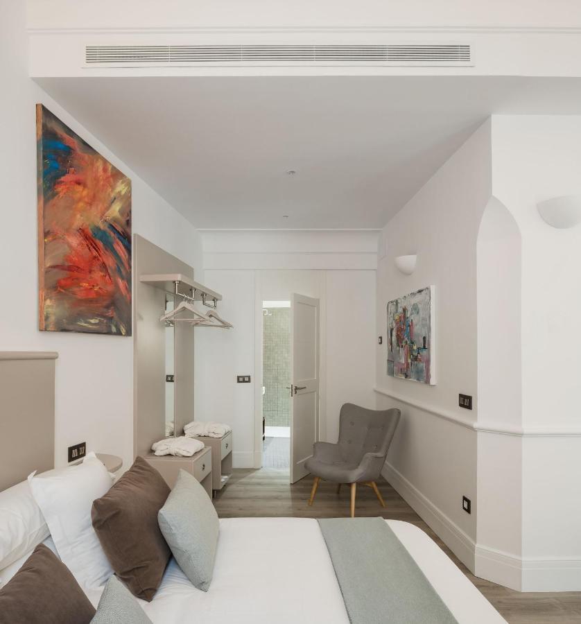 Puerta Catedral Holiday Suites Севілья Екстер'єр фото