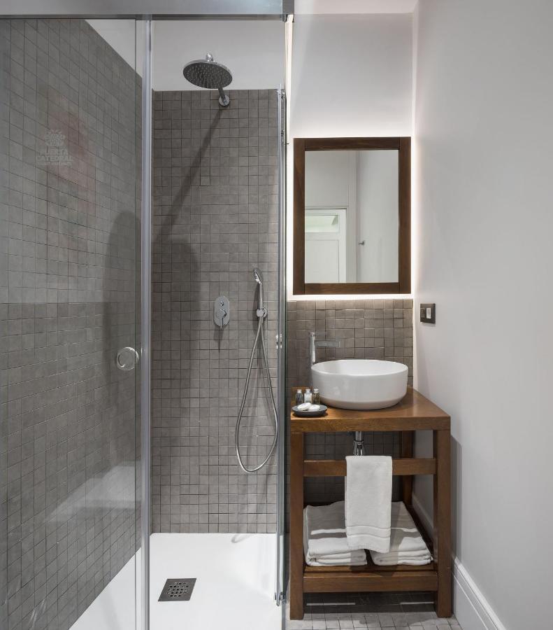 Puerta Catedral Holiday Suites Севілья Екстер'єр фото