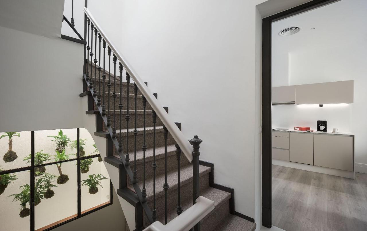 Puerta Catedral Holiday Suites Севілья Екстер'єр фото