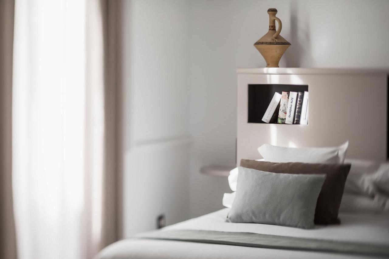 Puerta Catedral Holiday Suites Севілья Екстер'єр фото