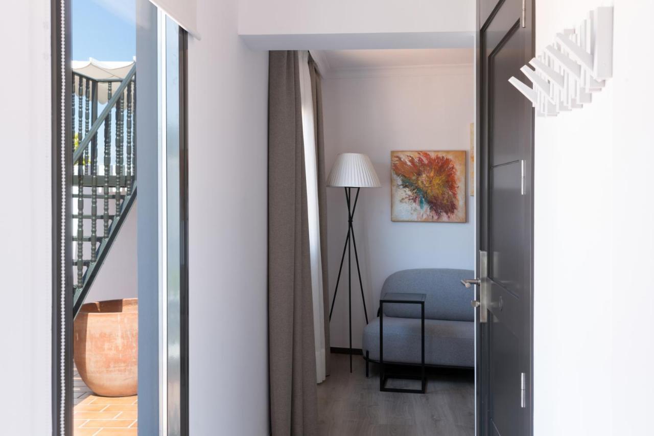 Puerta Catedral Holiday Suites Севілья Екстер'єр фото