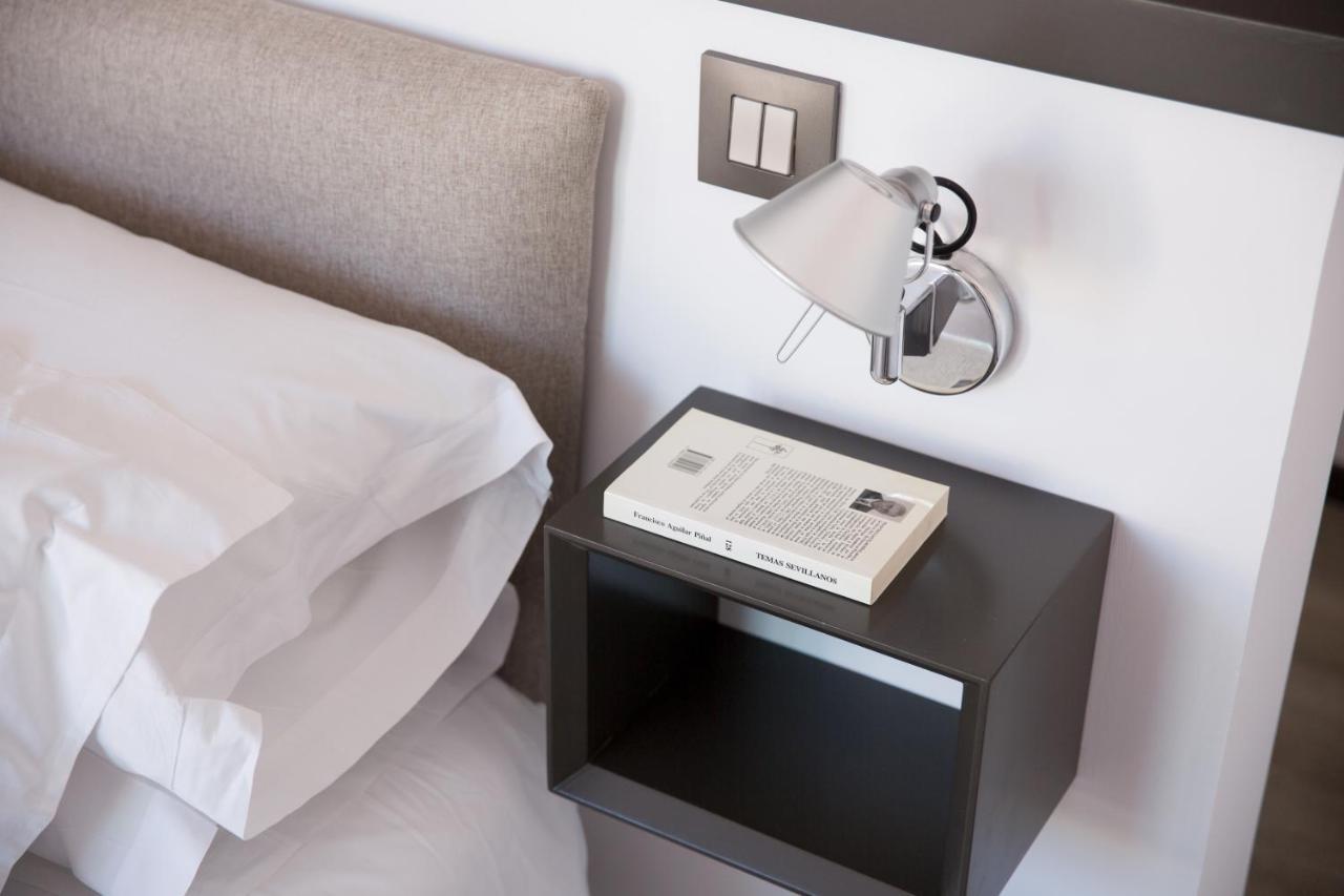 Puerta Catedral Holiday Suites Севілья Екстер'єр фото