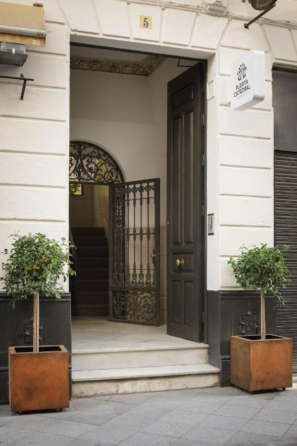 Puerta Catedral Holiday Suites Севілья Екстер'єр фото